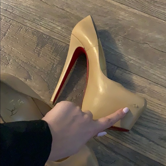 Christian Louboutin Nude Daffodile Leather - Picture 7 of 7
